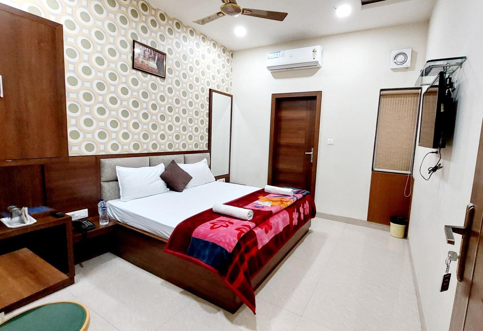 Hotel Babylon Regency, Opp Krishna Janmasthan Temple Mathura Dış mekan fotoğraf